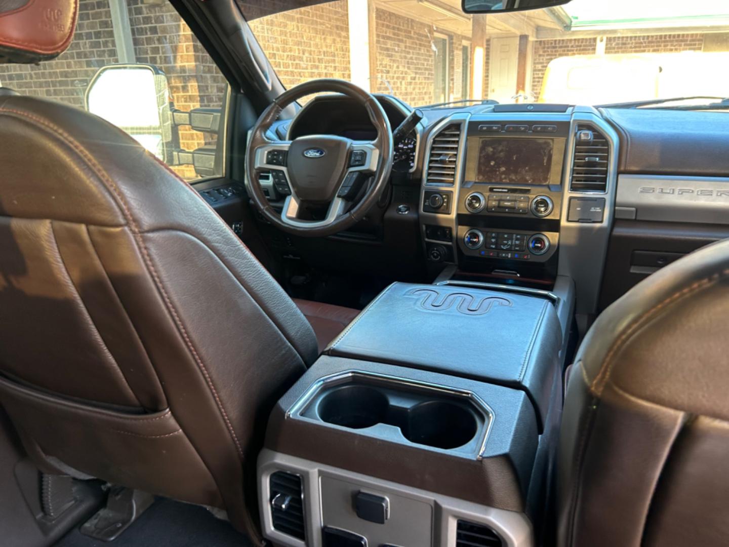 2021 White Ford F-250 SD King Ranch Crew Cab 4WD (1FT8W2BT5ME) with an 6.7L V8 OHV 16V DIESEL engine, 6A transmission, located at 1687 Business 35 S, New Braunfels, TX, 78130, (830) 625-7159, 29.655487, -98.051491 - Photo#5